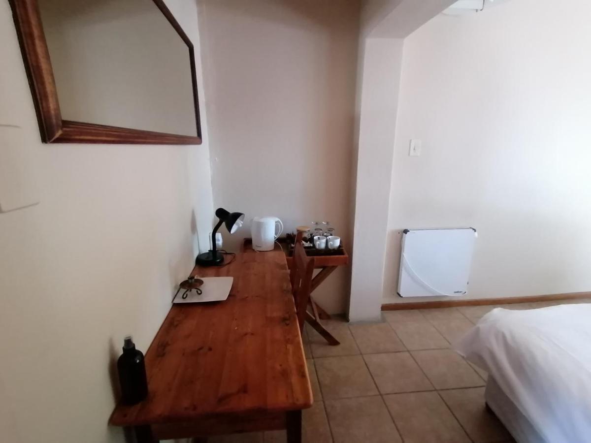 Aanhuizen Guest House Swellendam Exterior photo