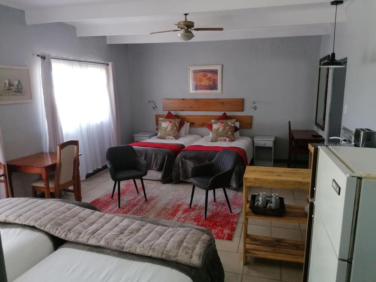 Aanhuizen Guest House Swellendam Exterior photo